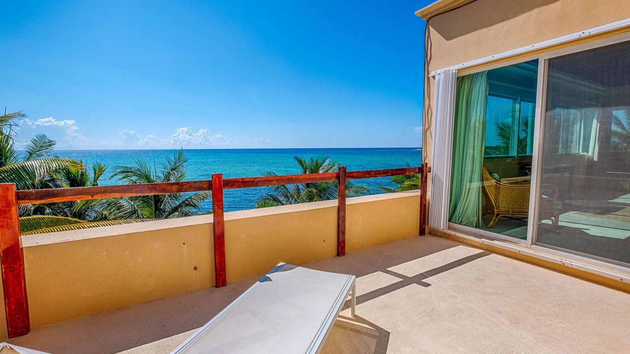 Photo of Patio Balcony in Soliman Bay