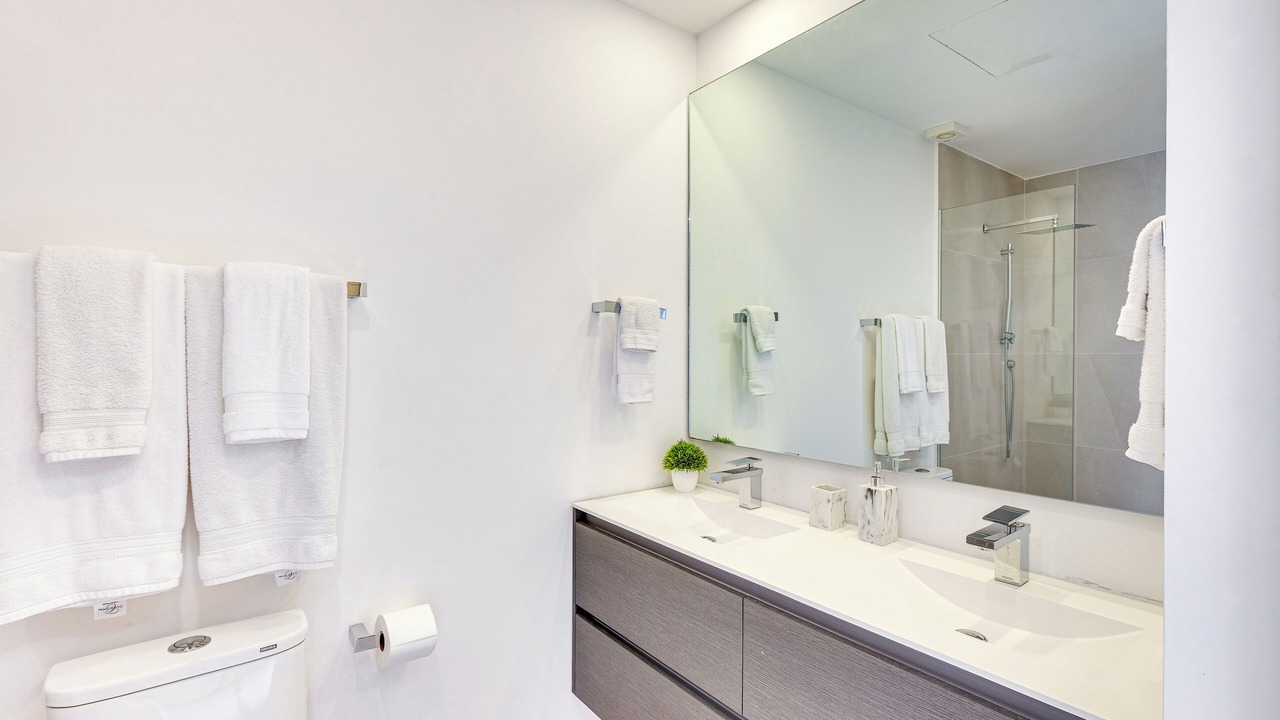 Photo of Bathroom in South Shore Hotel Area