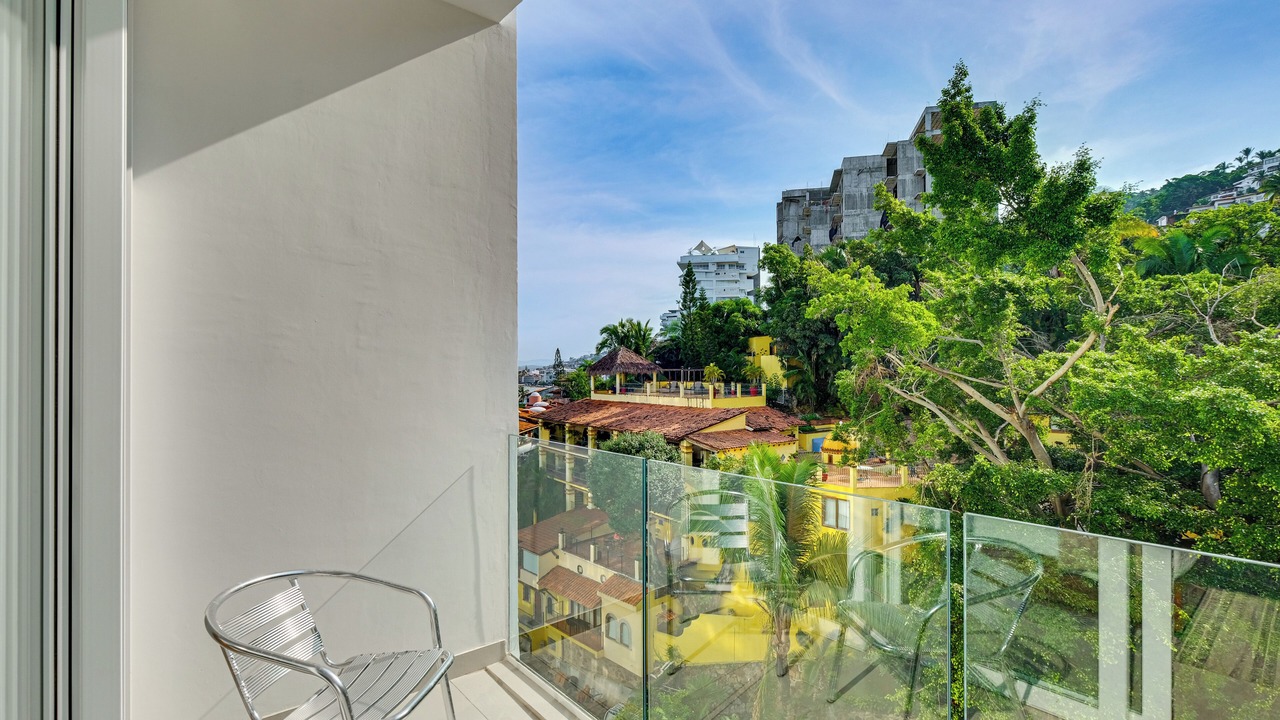 Photo of Patio Balcony in South Shore Hotel Area