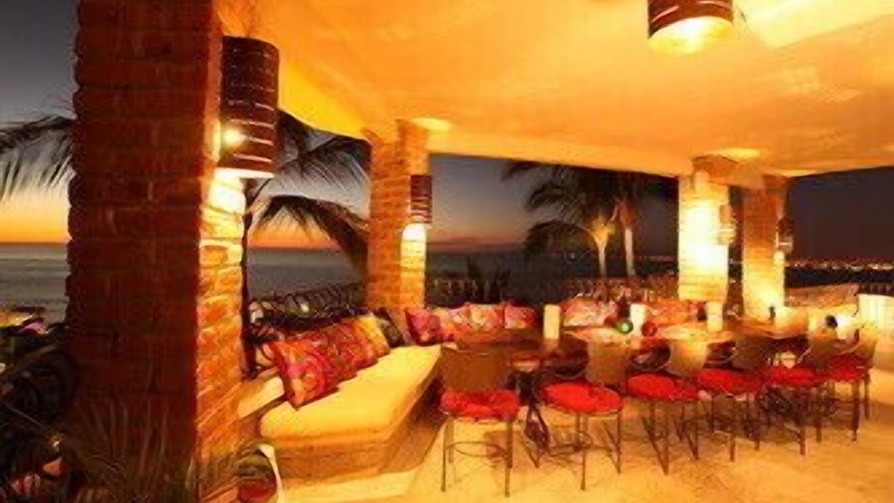 Photo of Outdoor in Romantic Zone