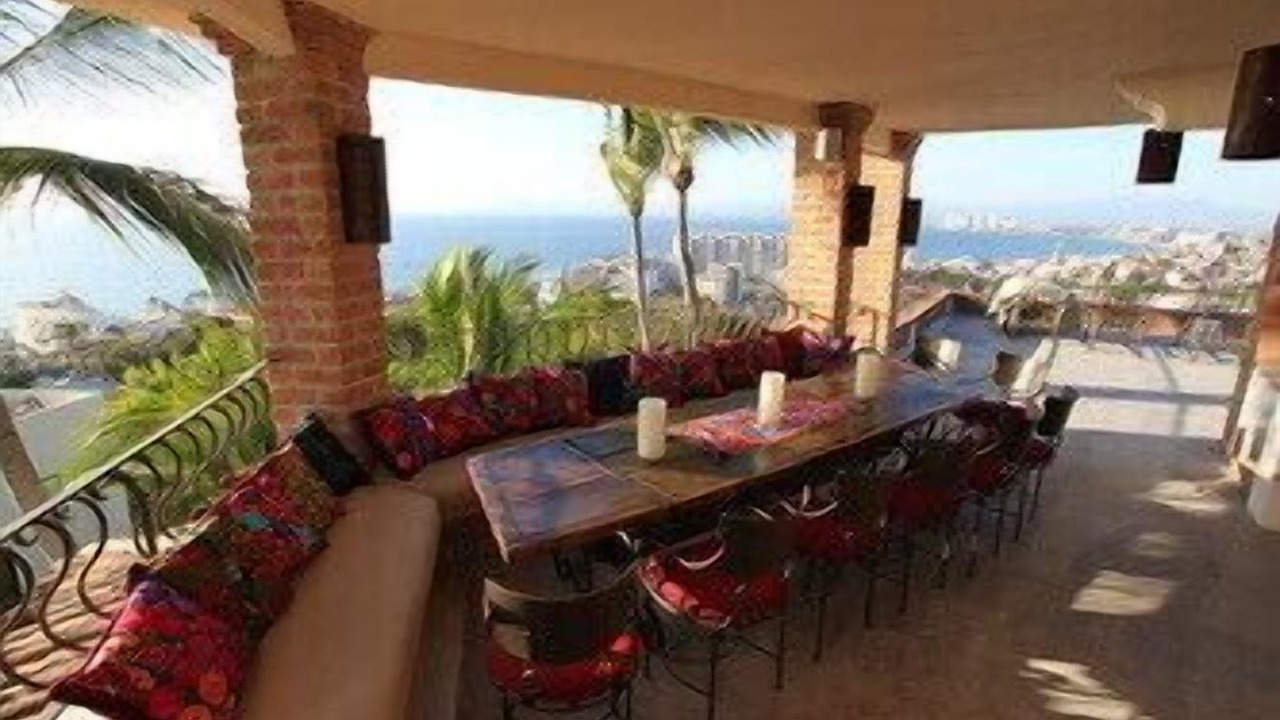 Photo of Outdoor in Romantic Zone