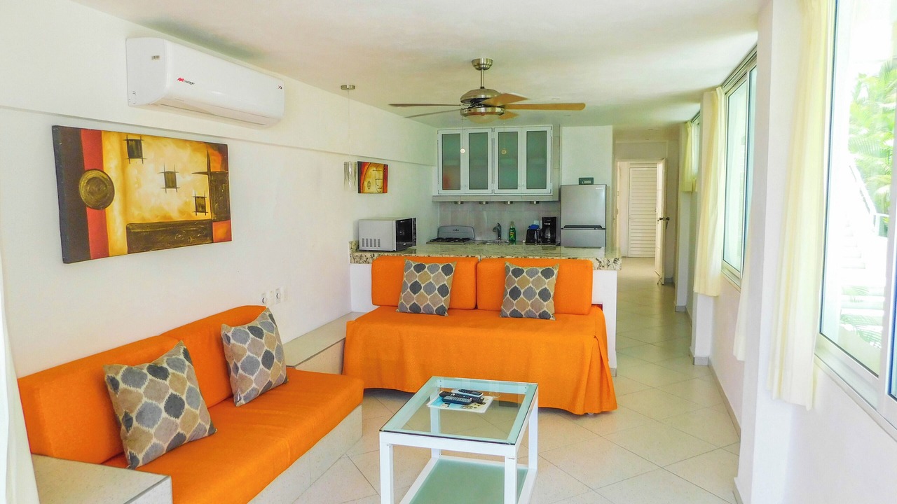 Photo of Livingroom in South Shore Hotel Area