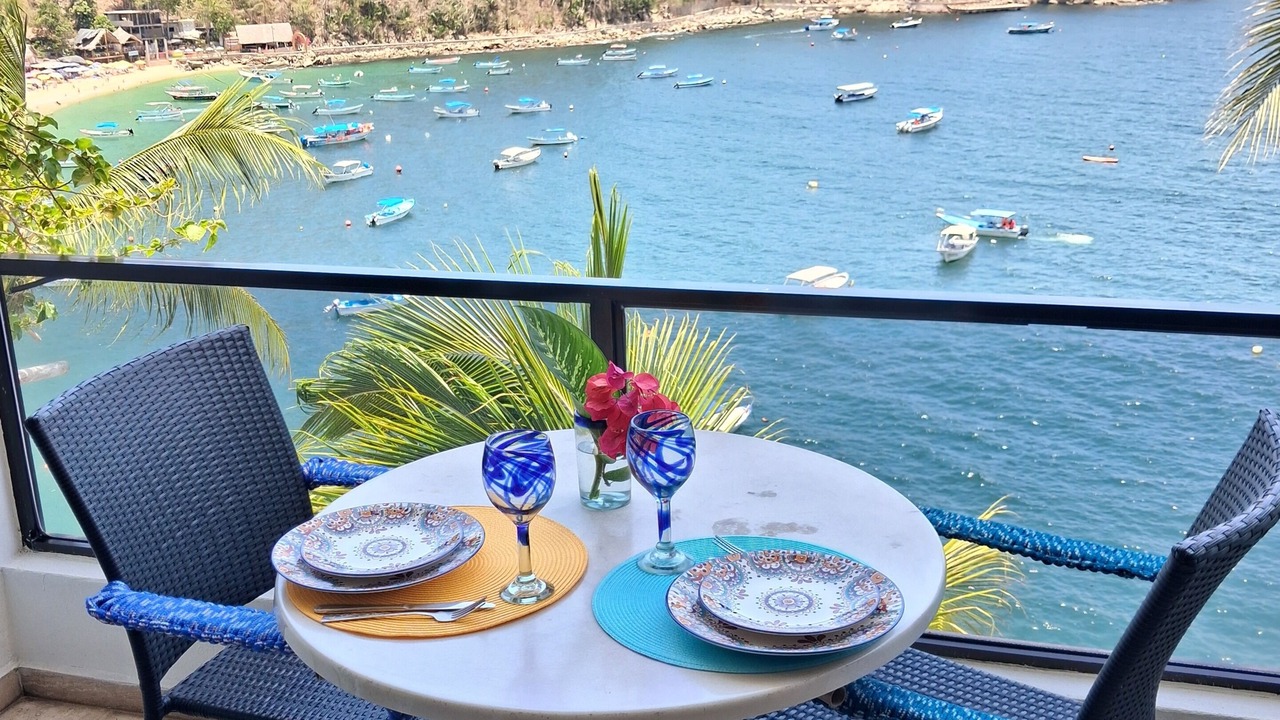 Photo of Patio Balcony in South Shore Hotel Area