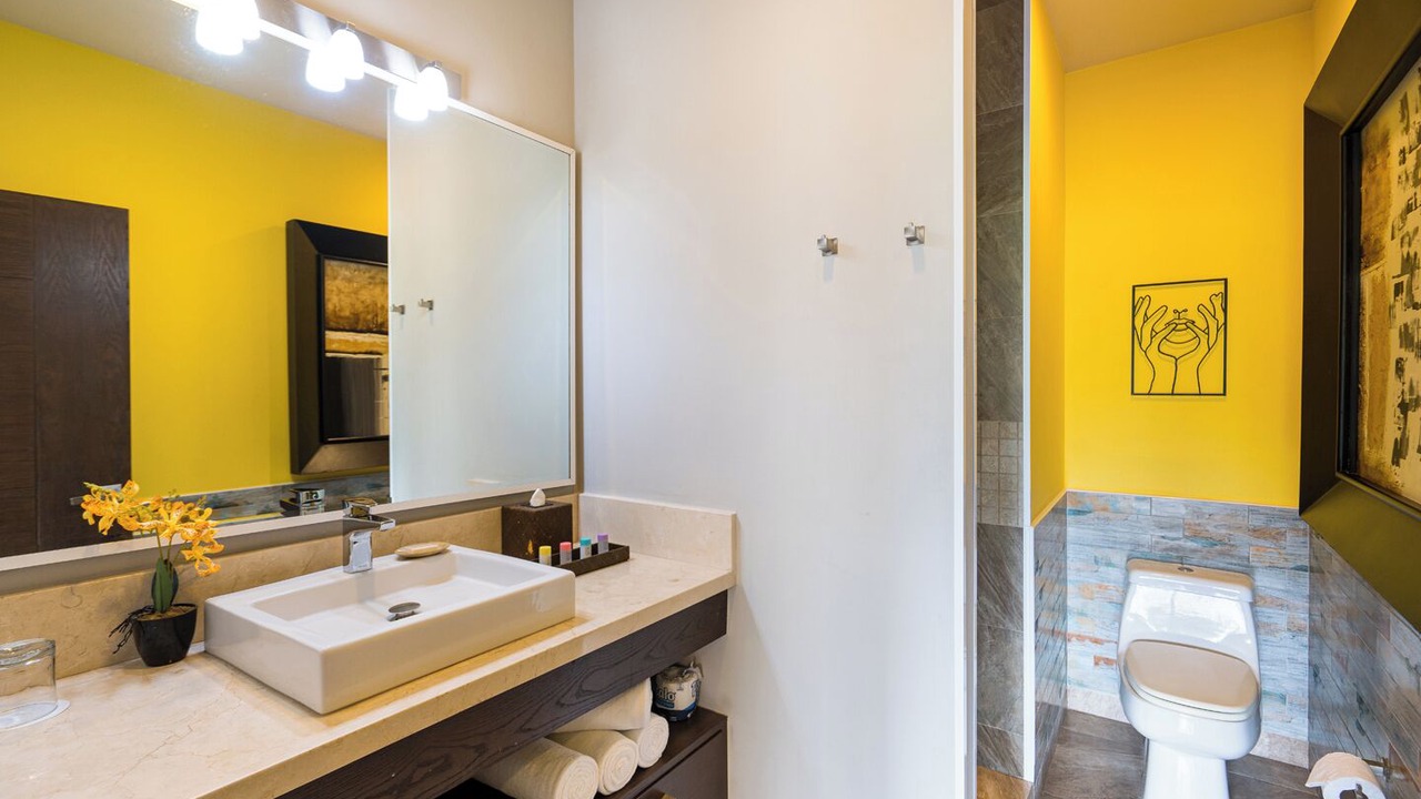 Photo of Bathroom in Romantic Zone