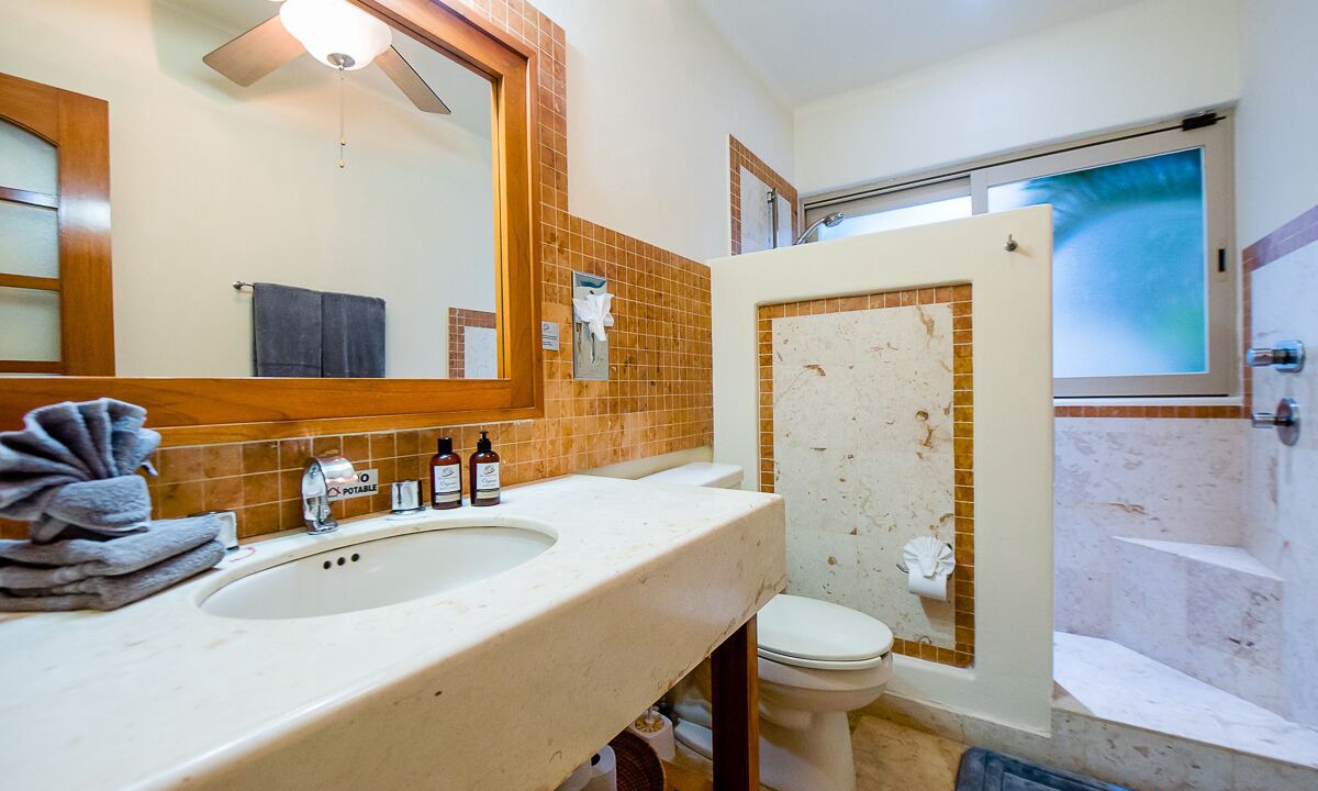 Photo of Bathroom in Playacar Fase I