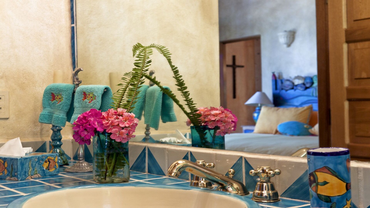 Photo of Bathroom in South Shore Hotel Area
