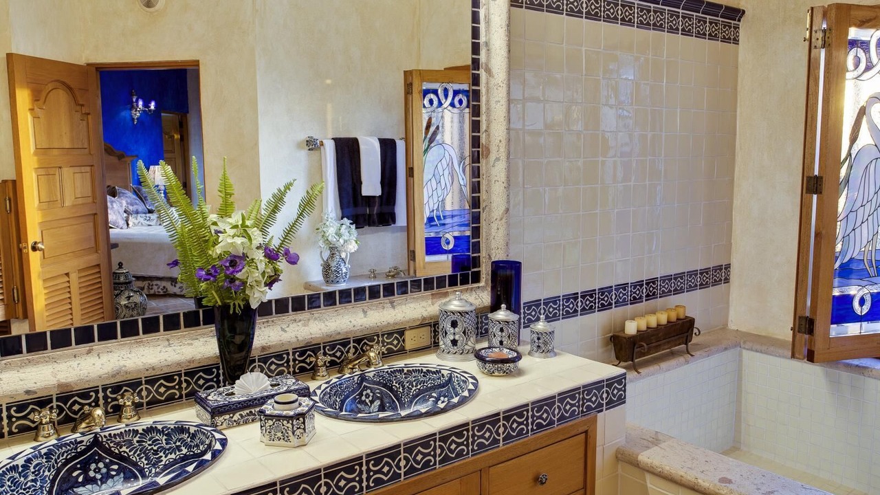 Photo of Bathroom in South Shore Hotel Area