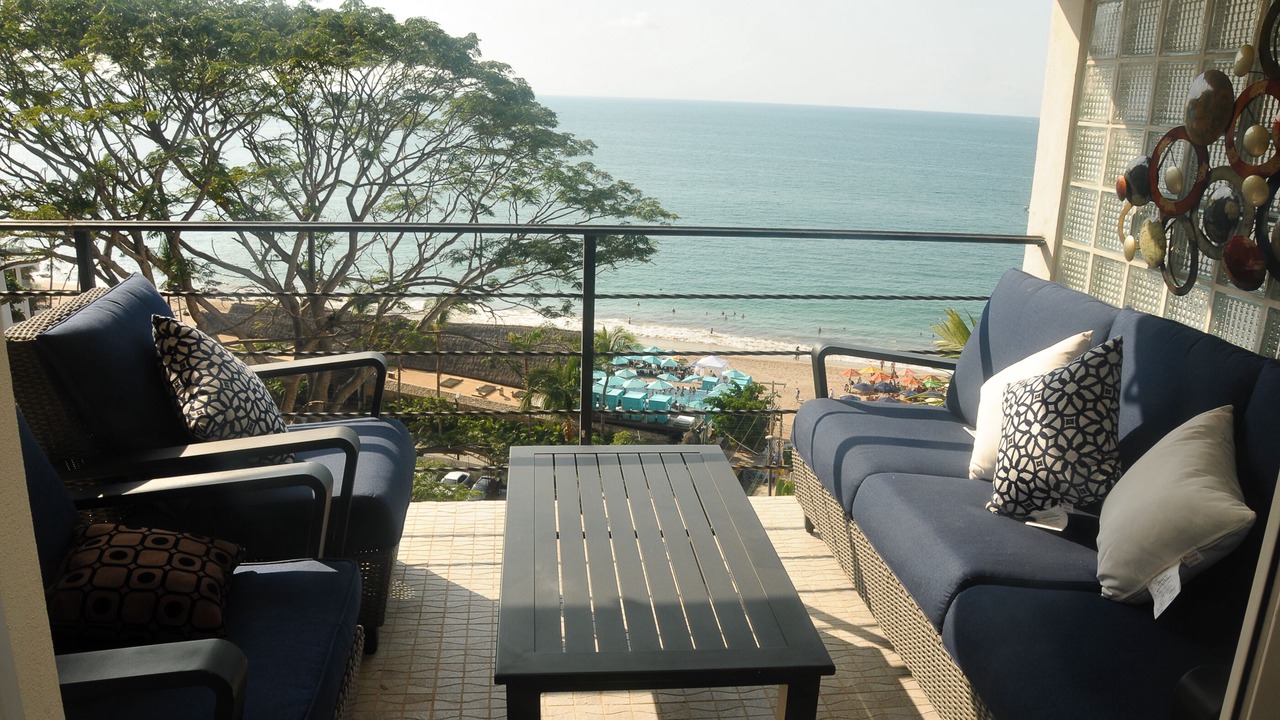 Photo of Outdoor in Romantic Zone
