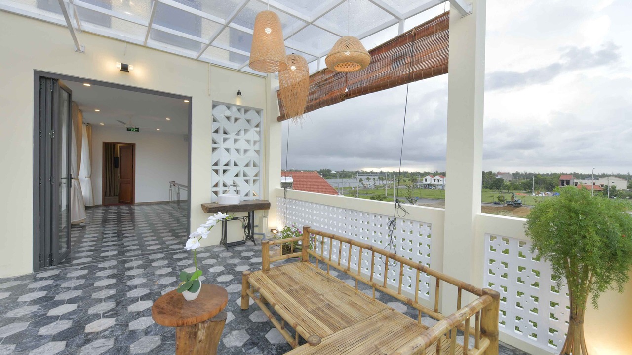 Photo of Patio Balcony in Cam An