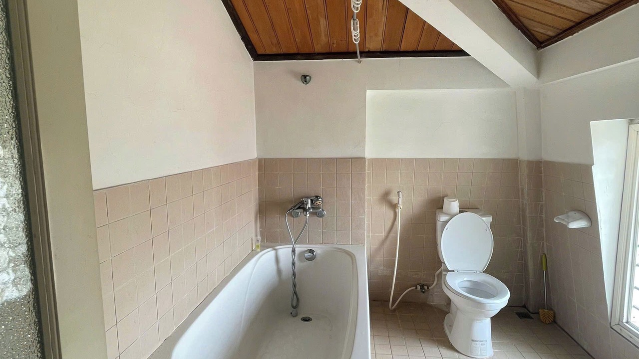 Photo of Bathroom in Hue