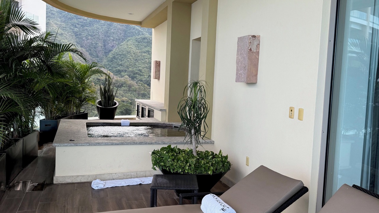 Photo of Patio Balcony in South Shore Hotel Area