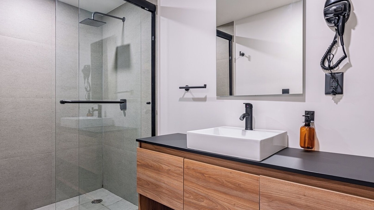 Photo of Bathroom in Anahuac