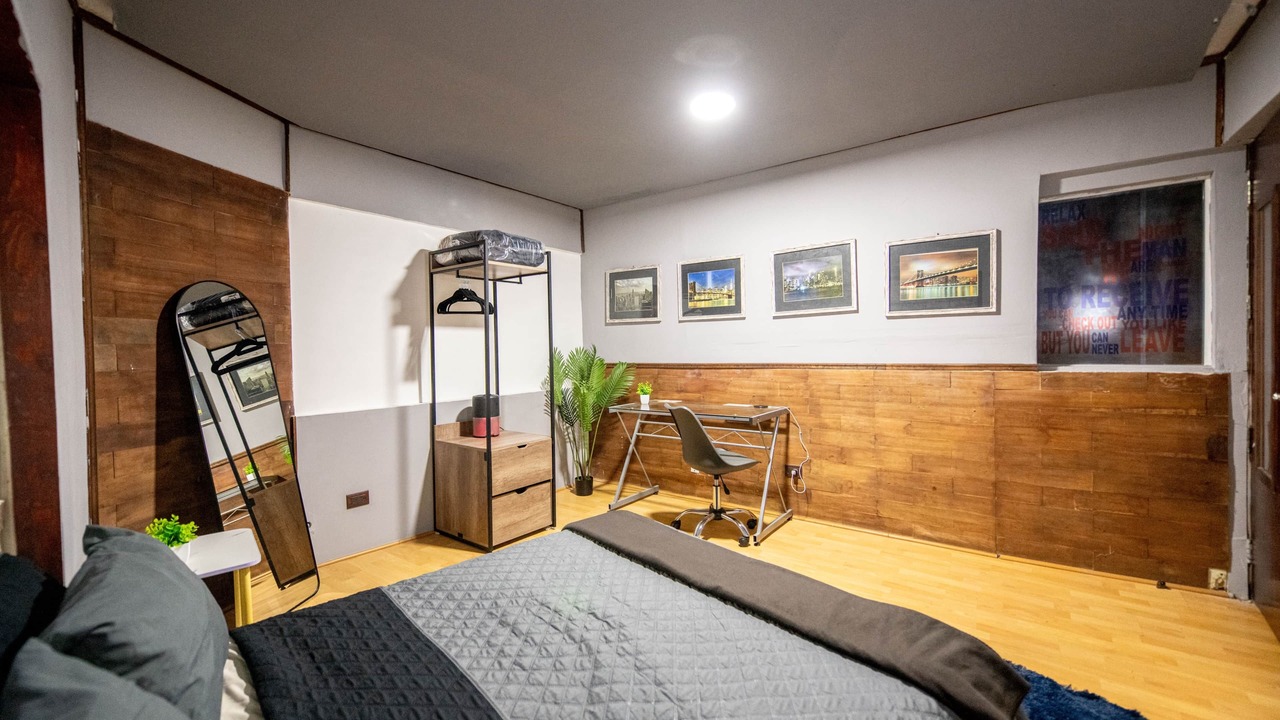 Photo of Bedroom in Anahuac