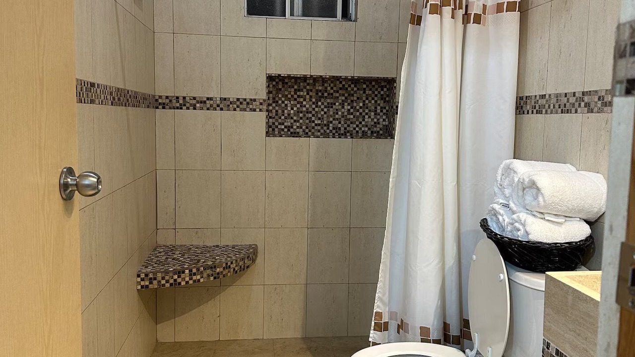 Photo of Bathroom in Nuevo Laredo