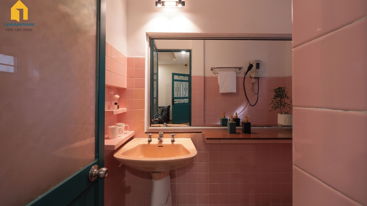 Photo of Bathroom in Phuong 6