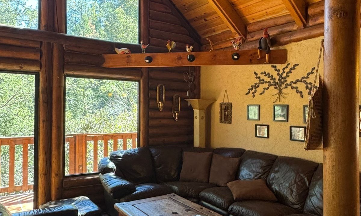 Photo of Livingroom in San Antonio de Las Alazanas