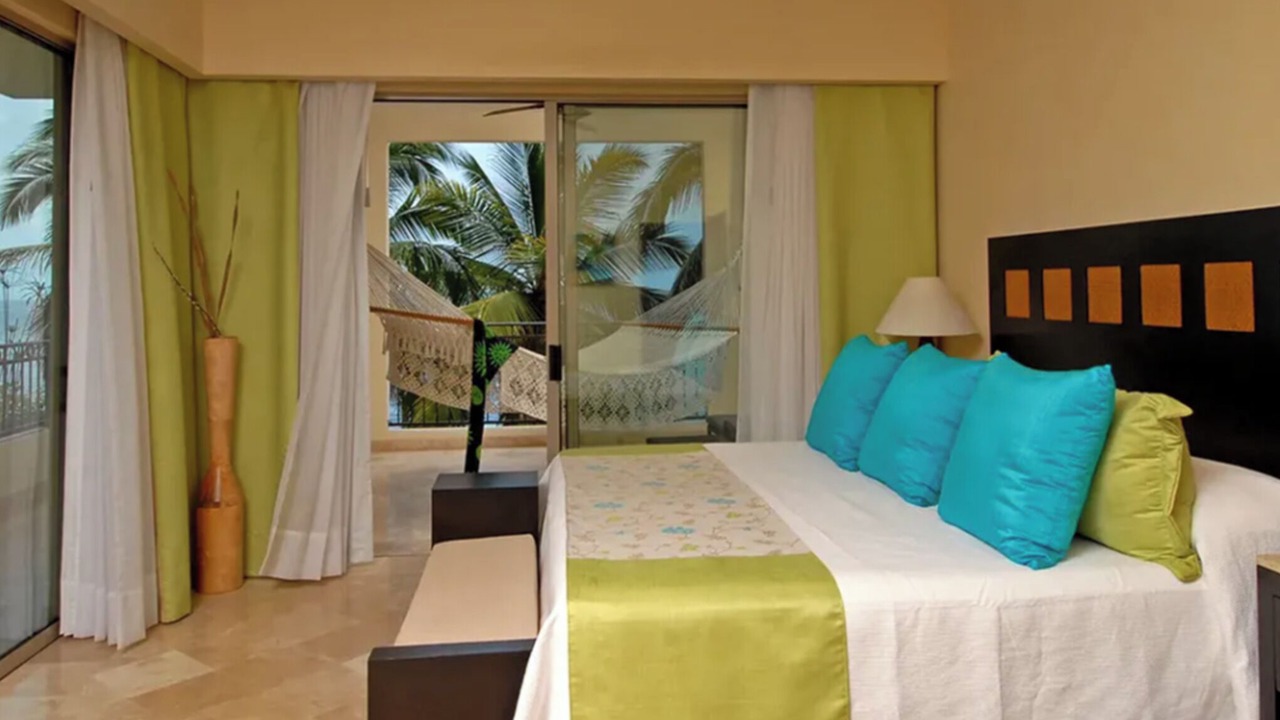 Photo of Bedroom in South Shore Hotel Area