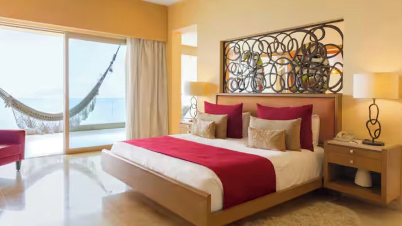 Photo of Bedroom in South Shore Hotel Area