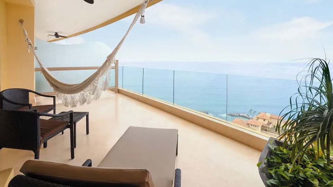 Photo of Patio Balcony in South Shore Hotel Area
