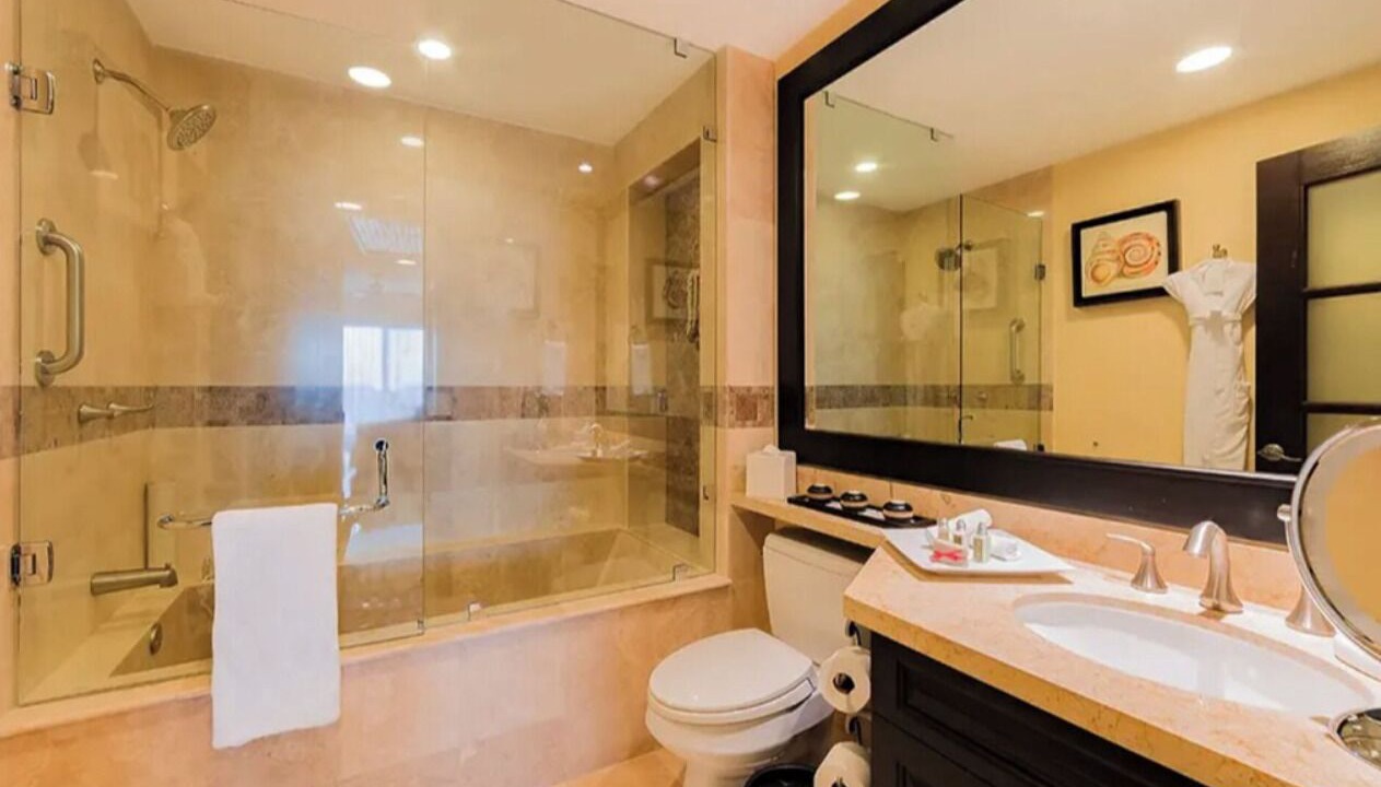 Photo of Bathroom in South Shore Hotel Area