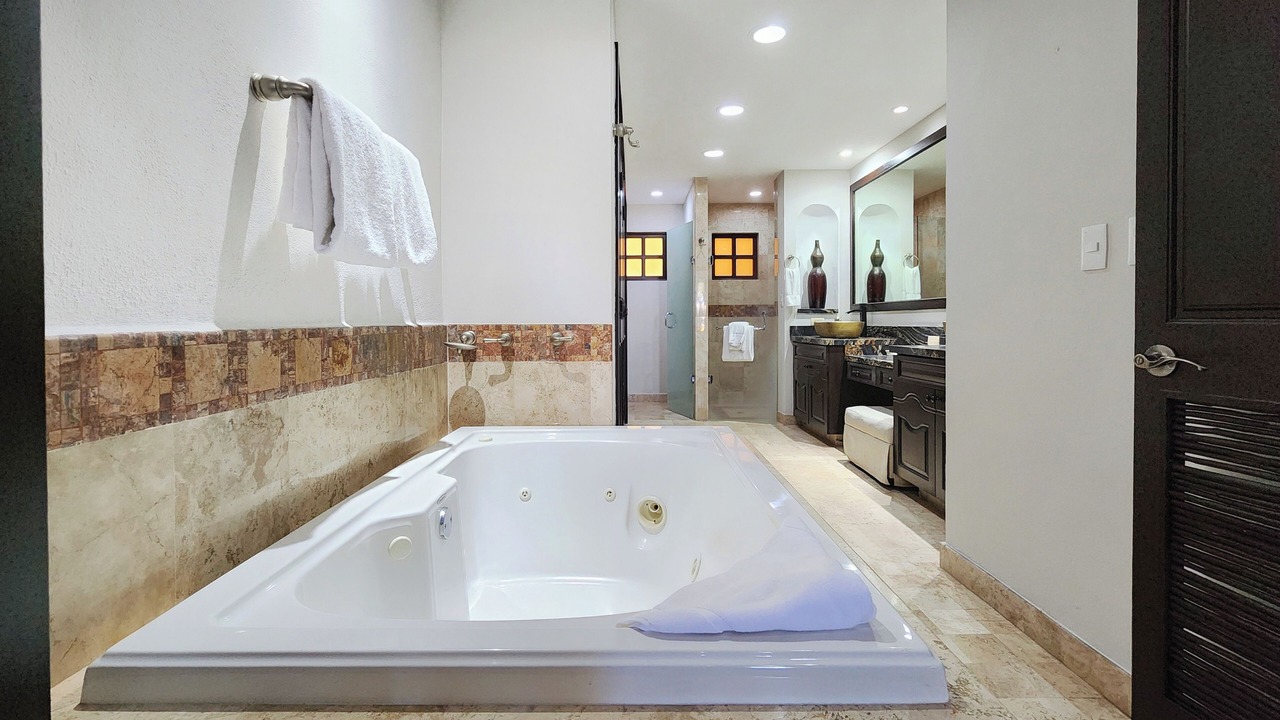 Photo of Bathroom in Flamingos