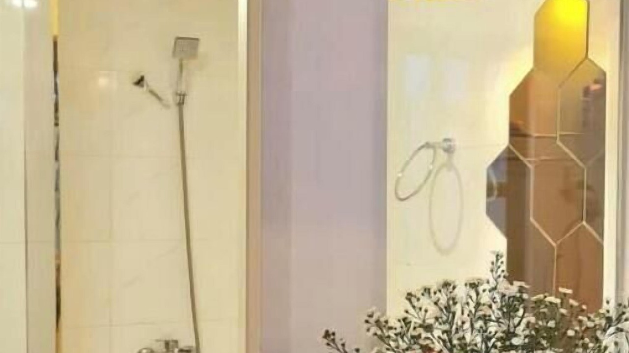 Photo of Bathroom in District 11