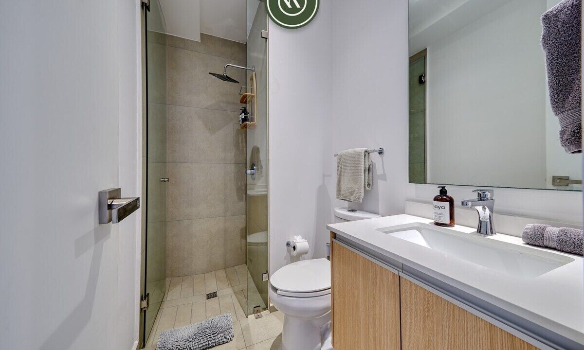 Photo of Bathroom in Flamingos