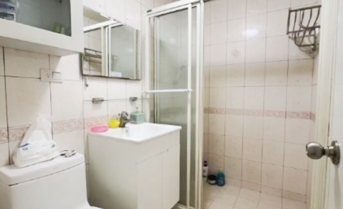 Photo of Bathroom in Shida