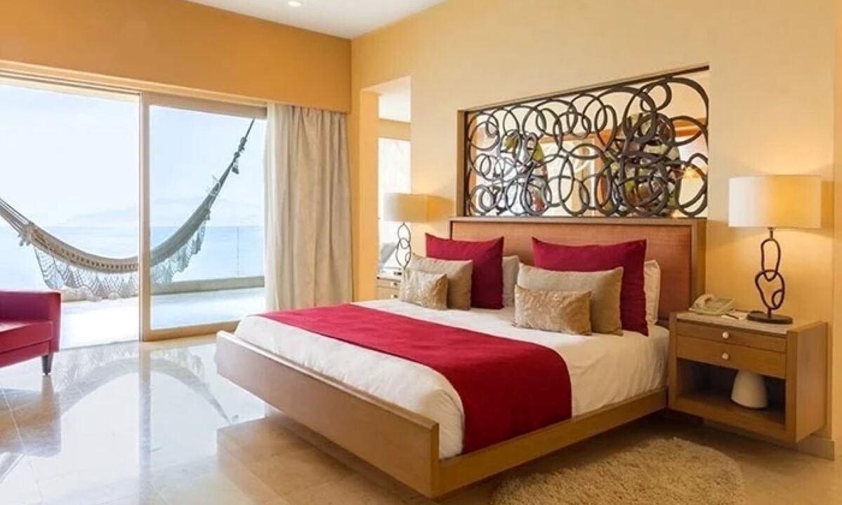 Photo of Bedroom in South Shore Hotel Area