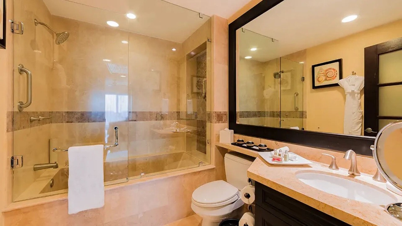 Photo of Bathroom in South Shore Hotel Area