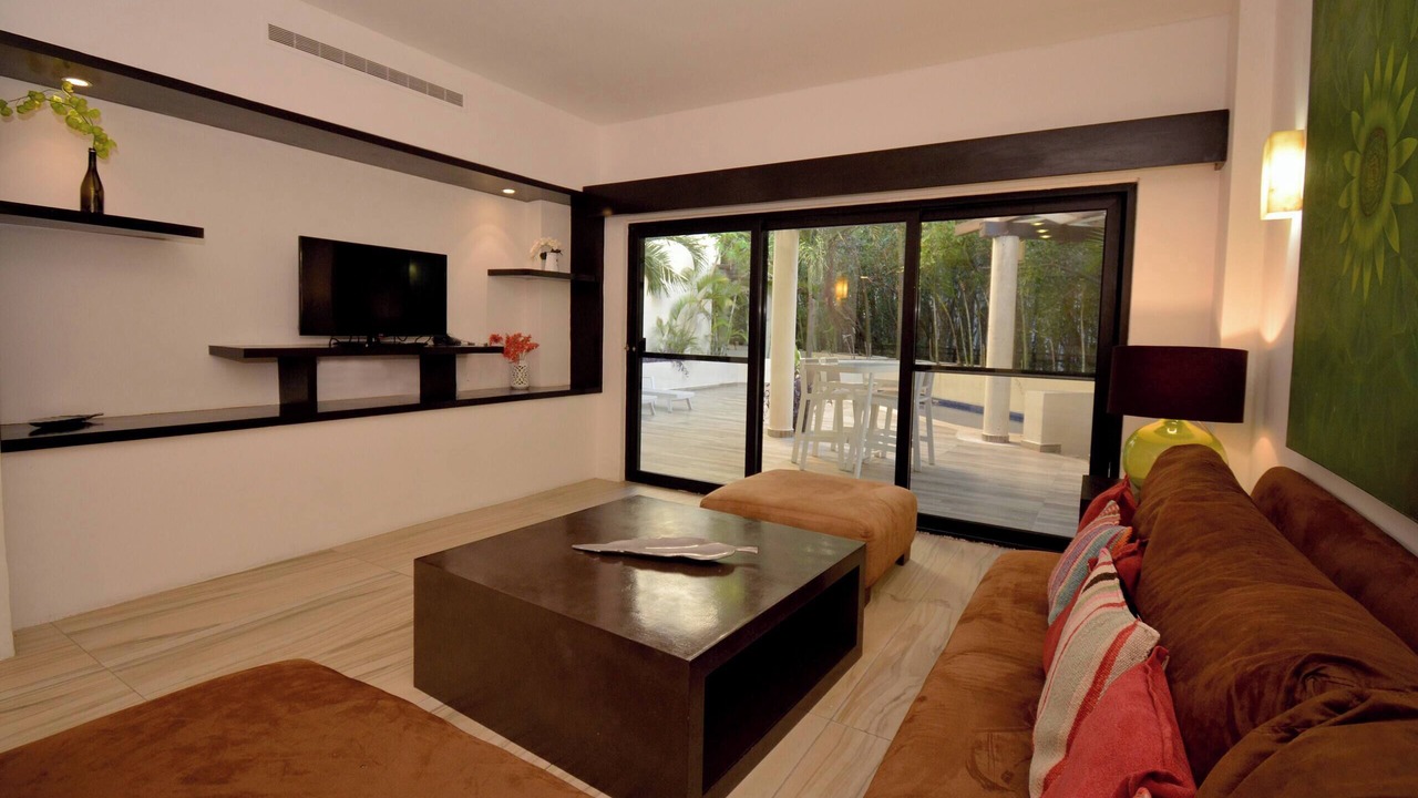 Photo of Livingroom in Downtown