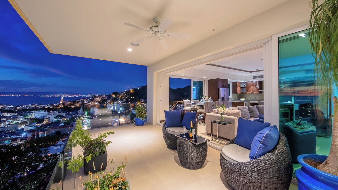 Photo of Patio Balcony in Romantic Zone
