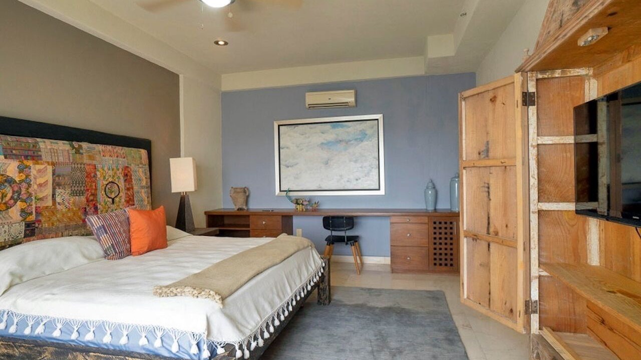 Photo of Bedroom in South Shore Hotel Area