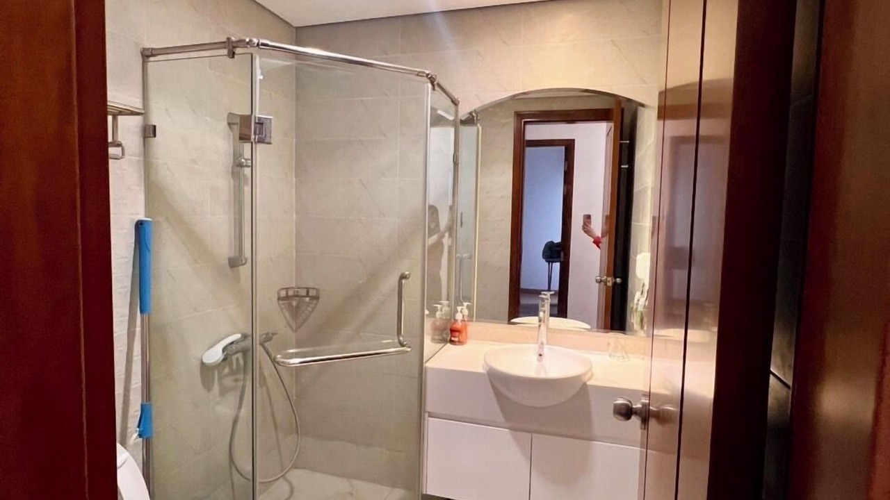 Photo of Bathroom in District 10