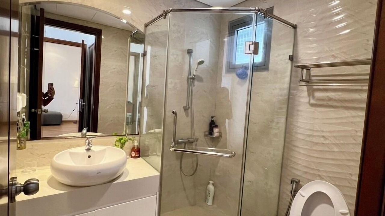 Photo of Bathroom in District 10