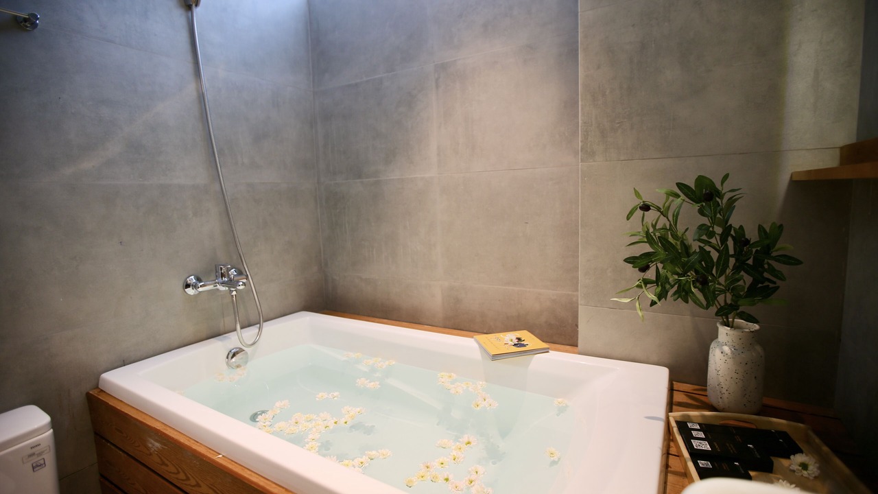 Photo of Bathroom in Phuong 6