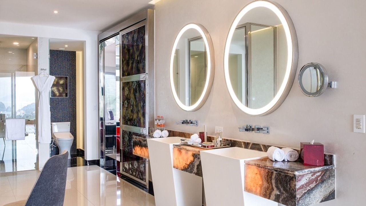 Photo of Bathroom in South Shore Hotel Area