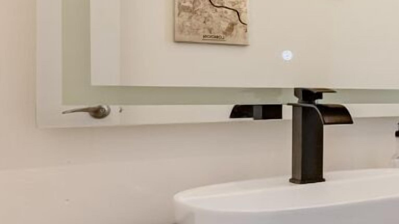 Photo of Bathroom in Anahuac