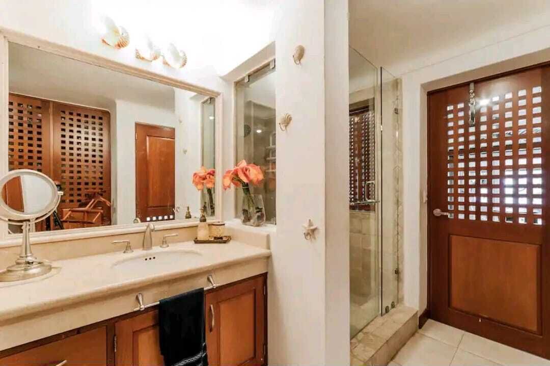 Photo of Bathroom in Zona Hotelera