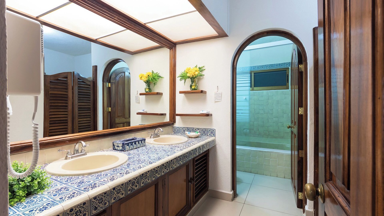 Photo of Bathroom in Romantic Zone