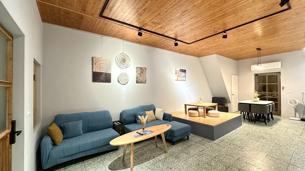 Photo of Livingroom in West Central District