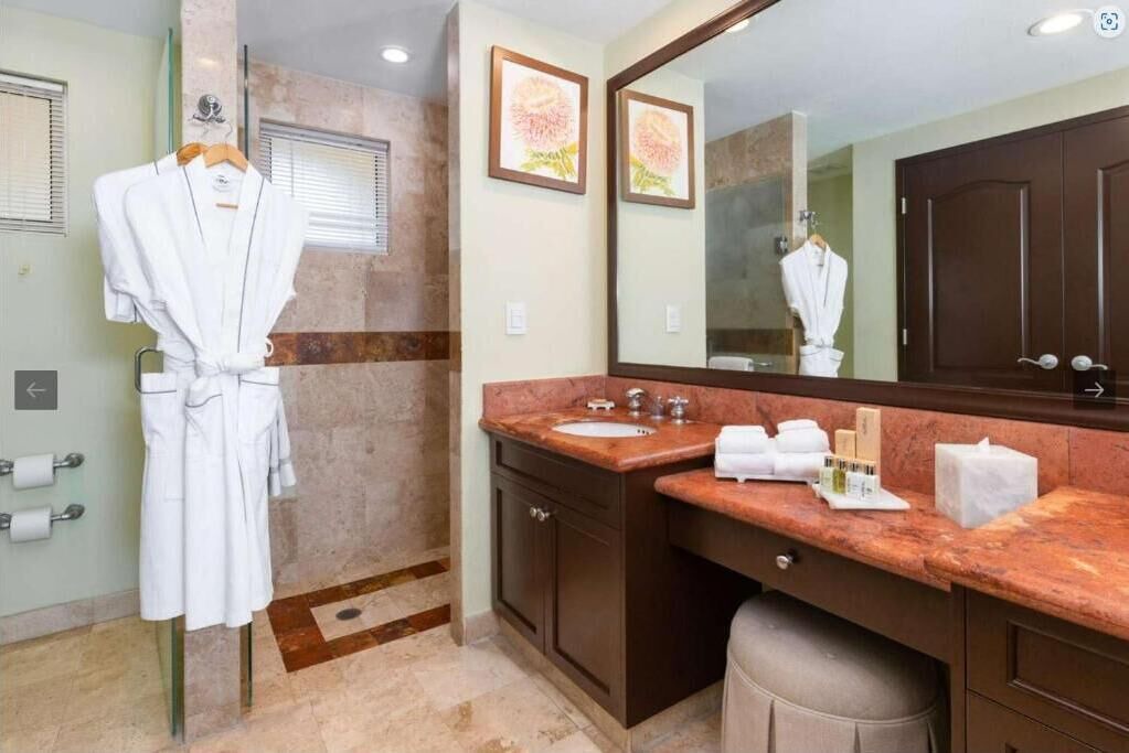 Photo of Bathroom in Flamingos