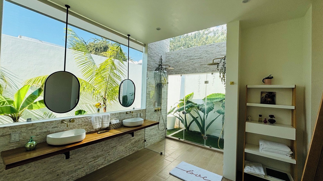 Photo of Bathroom in Raquet Club