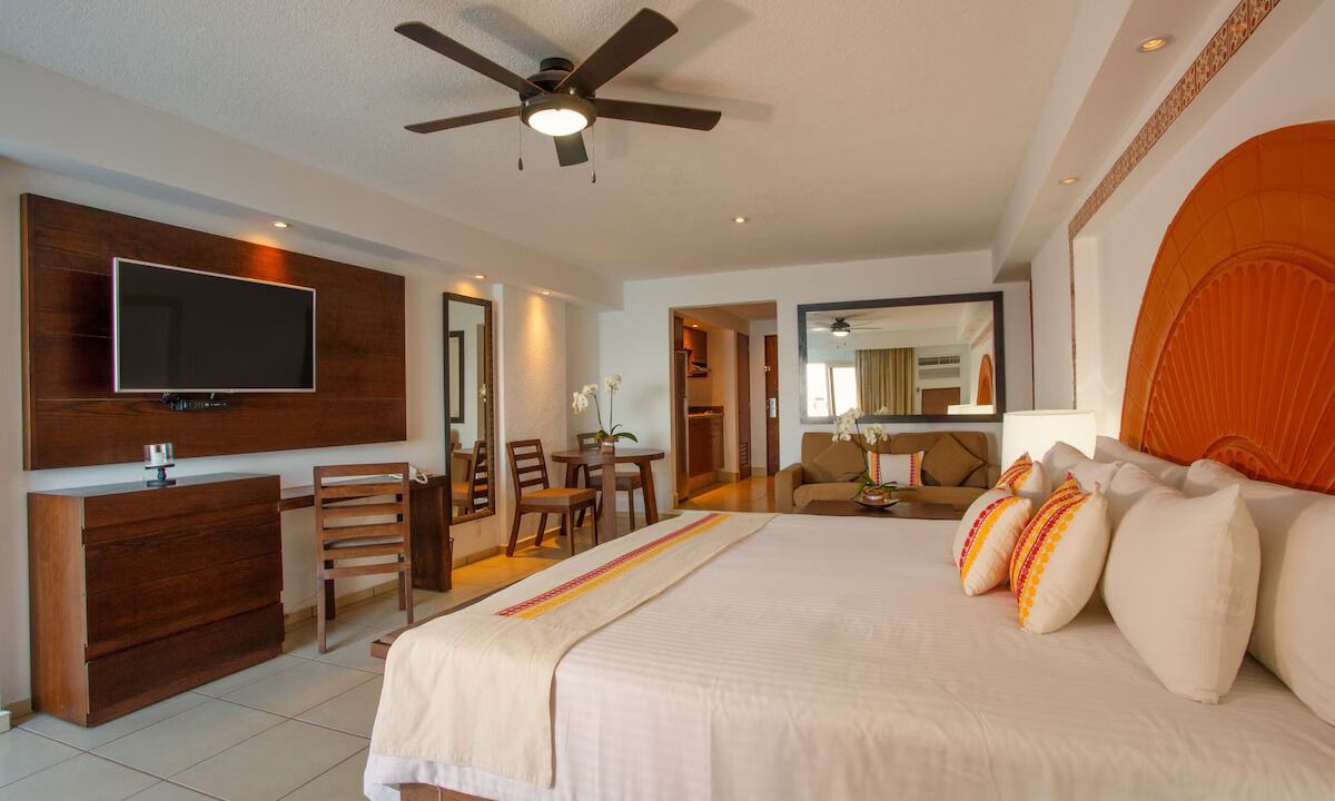 Photo of Bedroom in South Shore Hotel Area