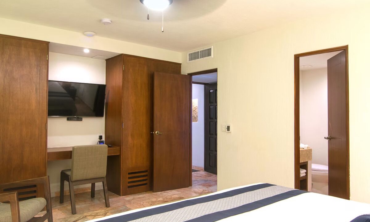 Photo of Bedroom in South Shore Hotel Area