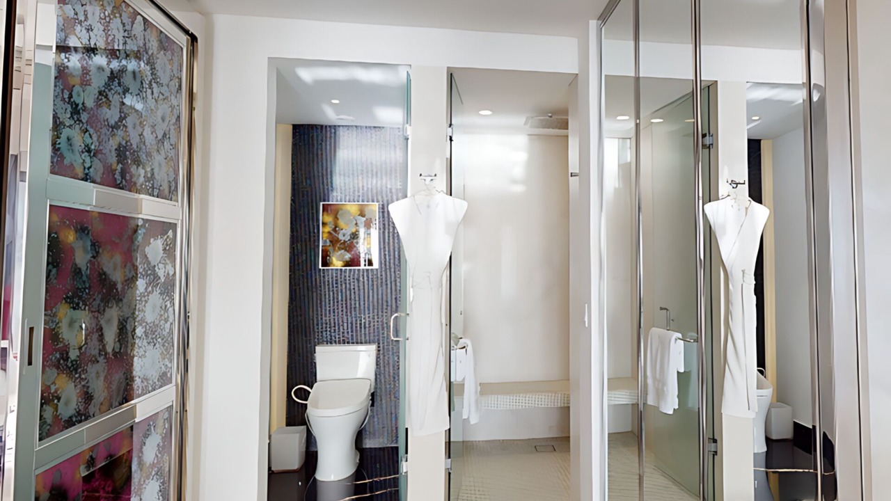 Photo of Bathroom in South Shore Hotel Area