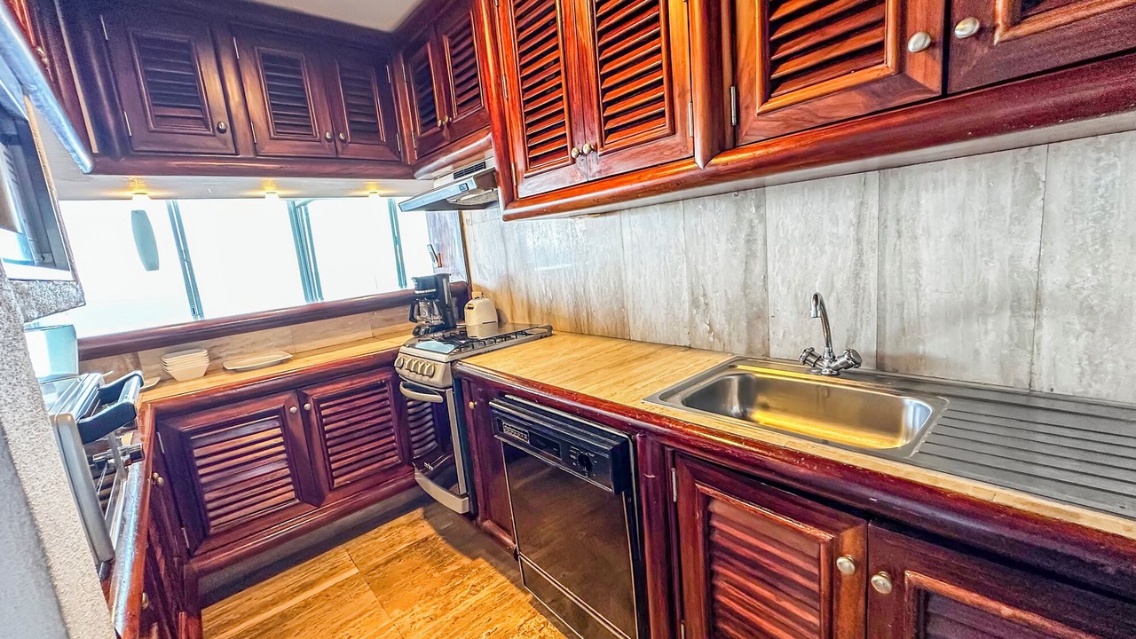 Photo of Kitchen in South Shore Hotel Area