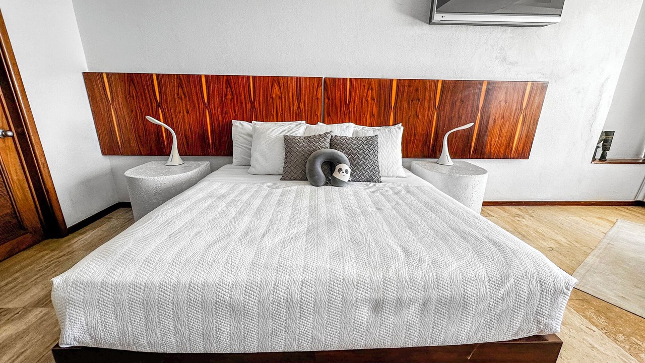 Photo of Bedroom in South Shore Hotel Area