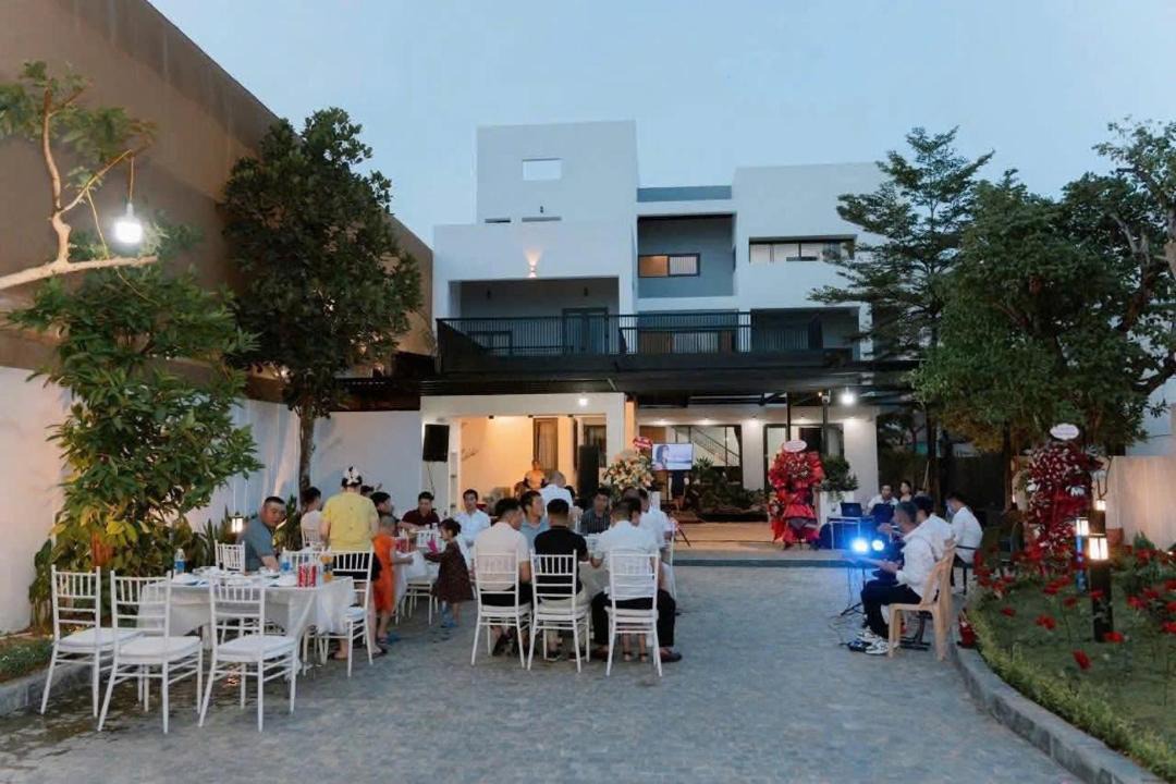 Photo of Others in Hue