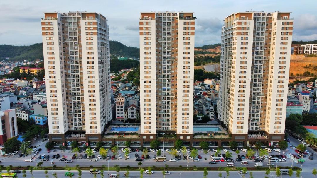 Photo of Buildings in Ha Long